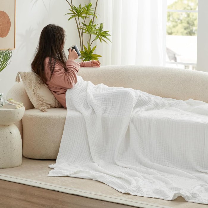 Love's Cabin 6 Layer Cotton Muslin King Blanket (image 3)