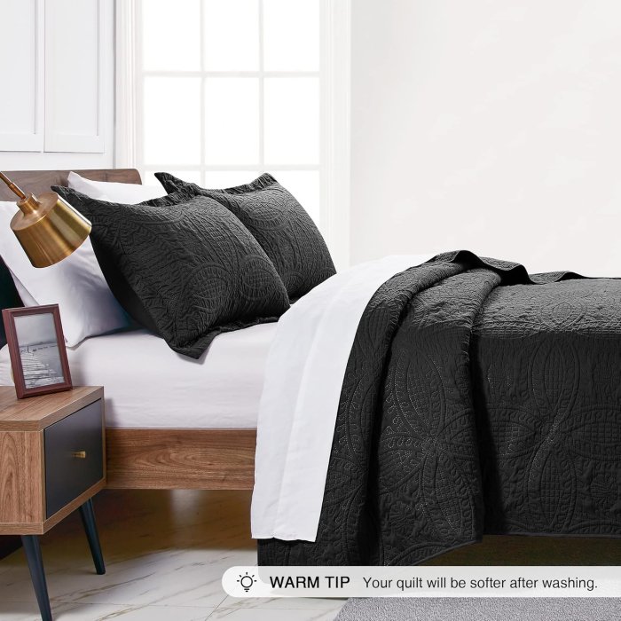 Love's Cabin Black Queen Bedspread Set (image 4)