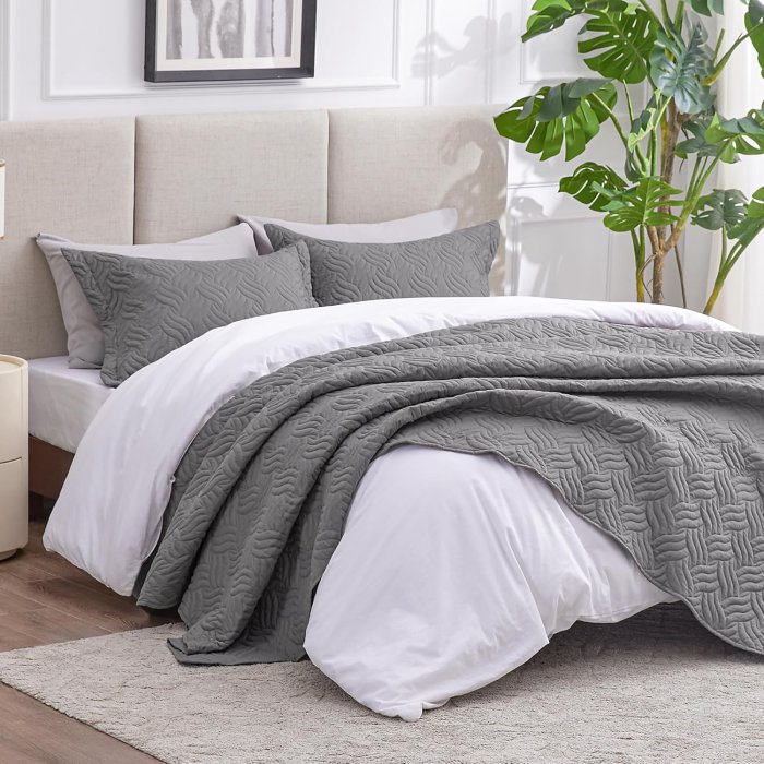 Love's cabin Grey Wave Quilt Set - 3 Piece (image 2)