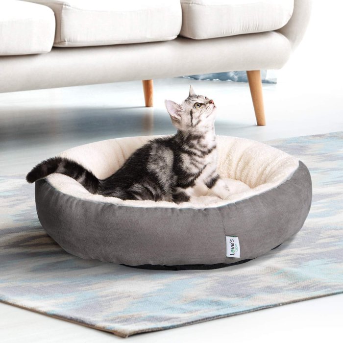 Love's Cabin Round Donut Pet Bed (Gray, 20in) (image 2)