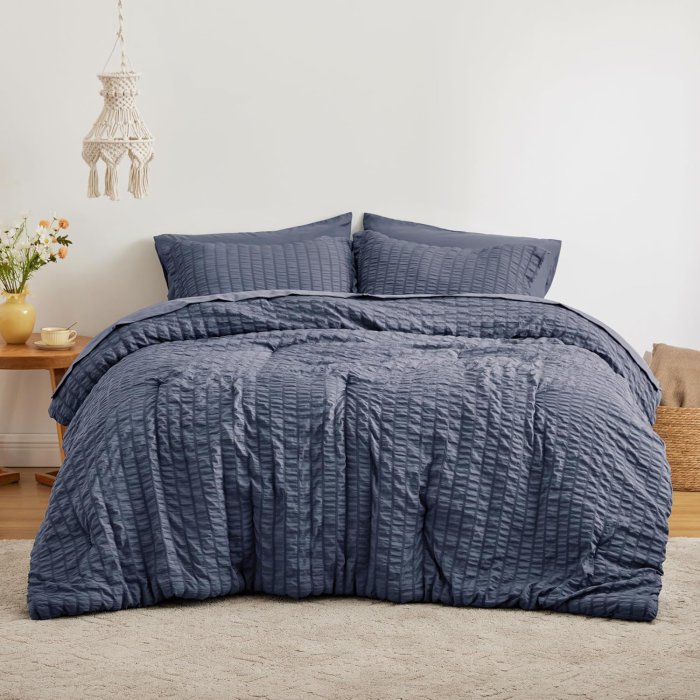Love's Cabin Seersucker Navy Blue Twin Comforter Set - 5 Piece (image 2)